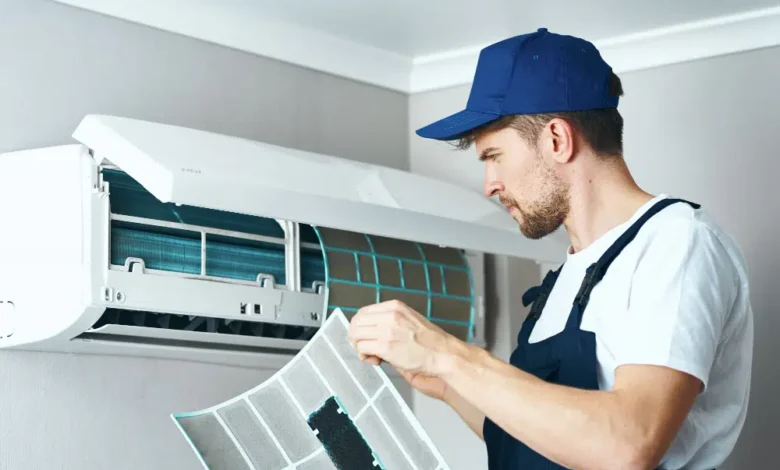Servicing Home Air Cons